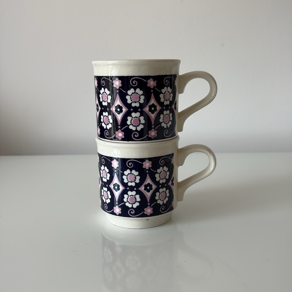 2 Vintage Biltons Stoneware Mugs with a Floral Pattern Made in England